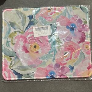 Floral mouse pad
